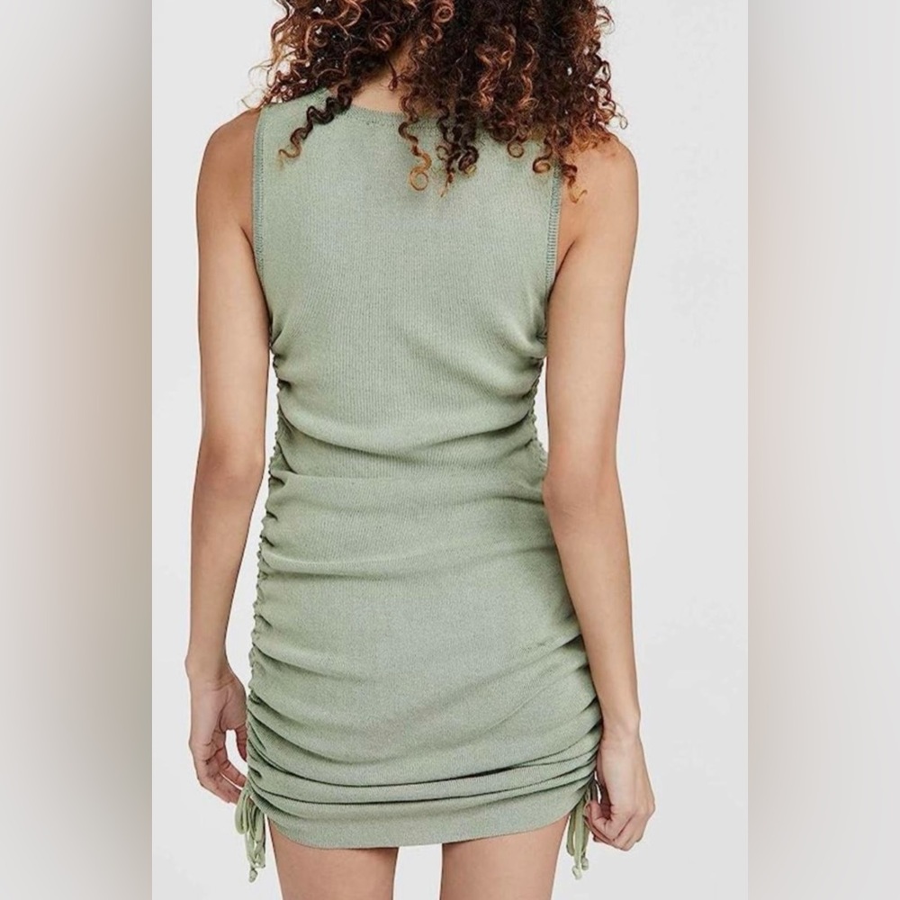 Lioness adjustable sinched dress - so cute and flattering